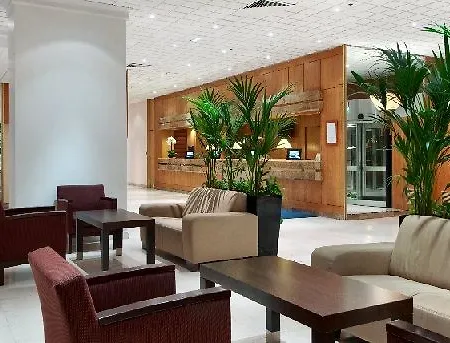 Hilton Orly Airport ホテル 4*