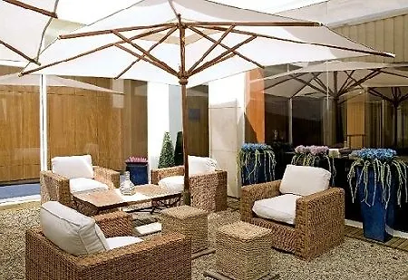 Hilton Orly Airport 4* パリ