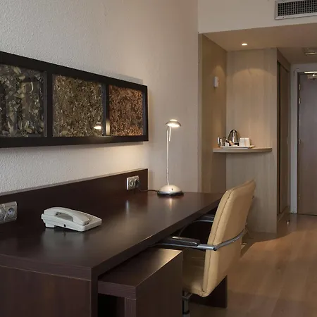 Hilton Orly Airport ホテル 4*