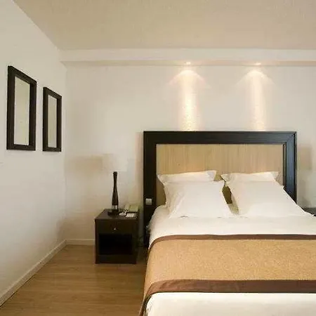 Hilton Orly Airport 4* パリ